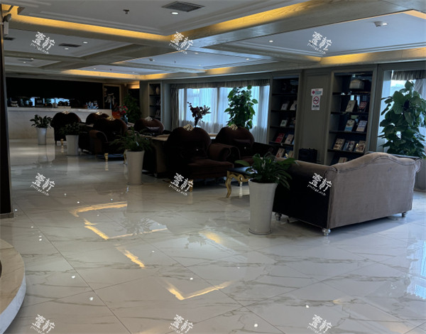 河南整形美容医院休息区环境图.jpg
