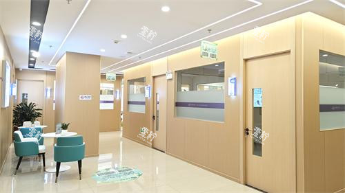 昆明长鹏口腔（护国店）等候区环境.jpg